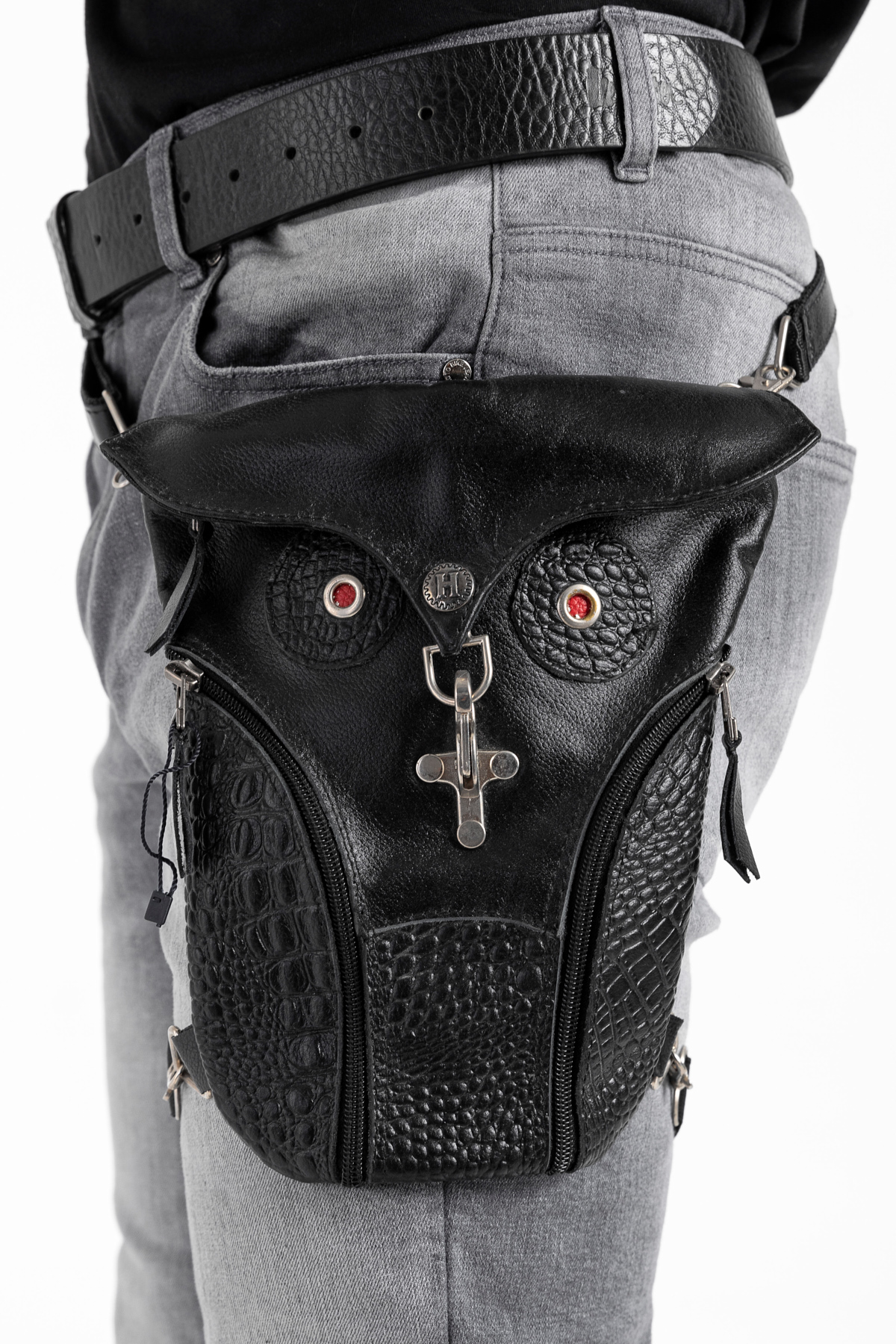 HD-0352 -- Bacak Çanta Fermuarlı Siyah