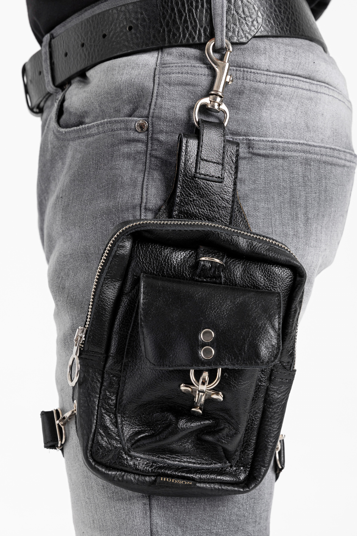 HD-0356 -- Bacak Çanta Fermuarlı Tokalı